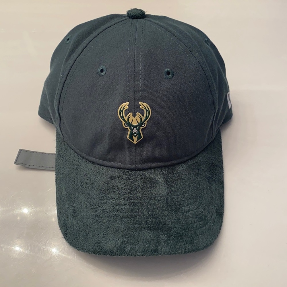 Milwaukee Bucks New Era Adjustable Hat
